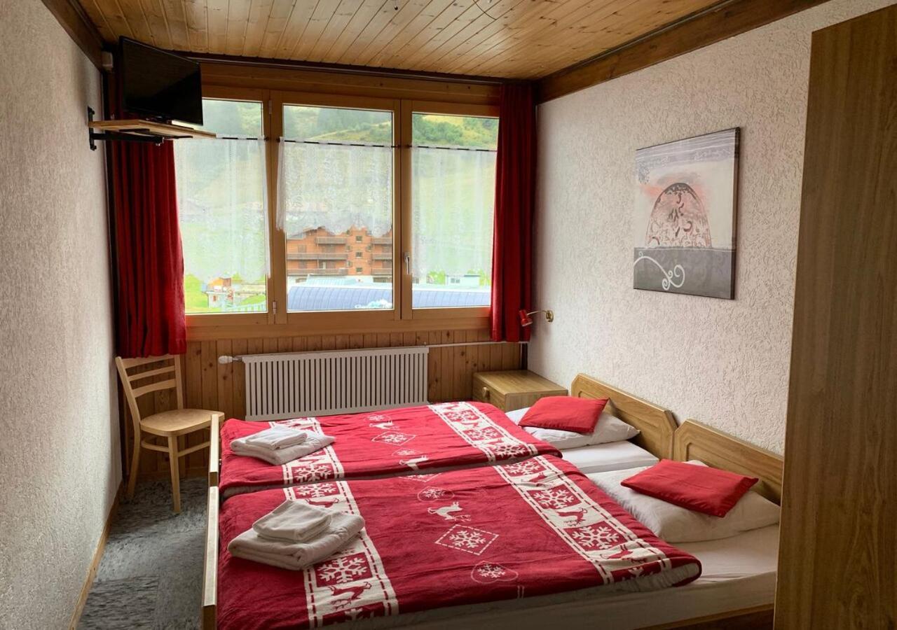 Hotel Des Portes Du Soleil Ле Крозе Екстериор снимка