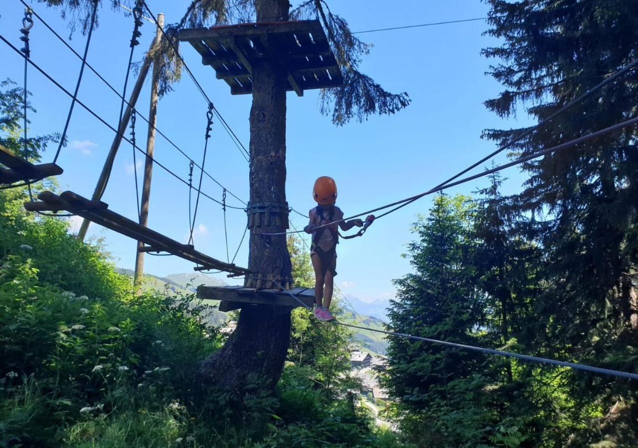 Hotel Des Portes Du Soleil Ле Крозе Екстериор снимка